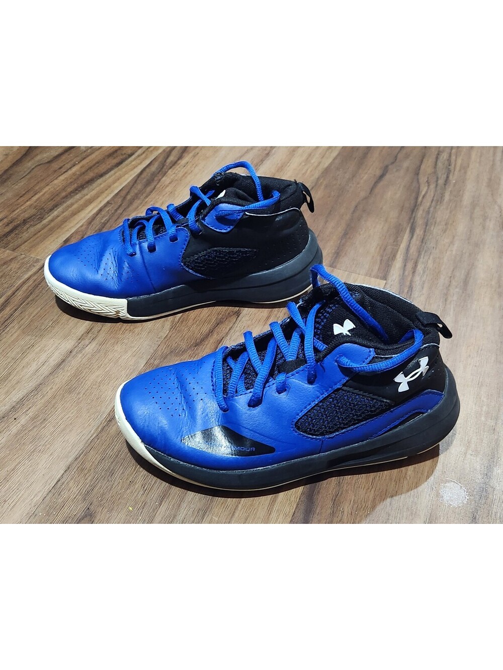 Under Armour kids Blue Black Basketball 2Y shoes